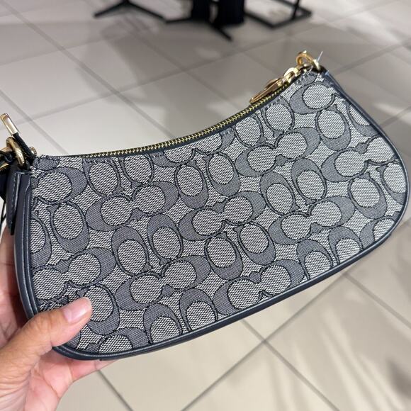 COACH Ashton Bag In Signature Jacquard CBJ00 Gold/Navy/Midnight Navy - Picture 4 of 11